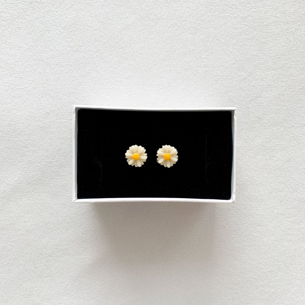 Cream Colored Flower Stud Earrings